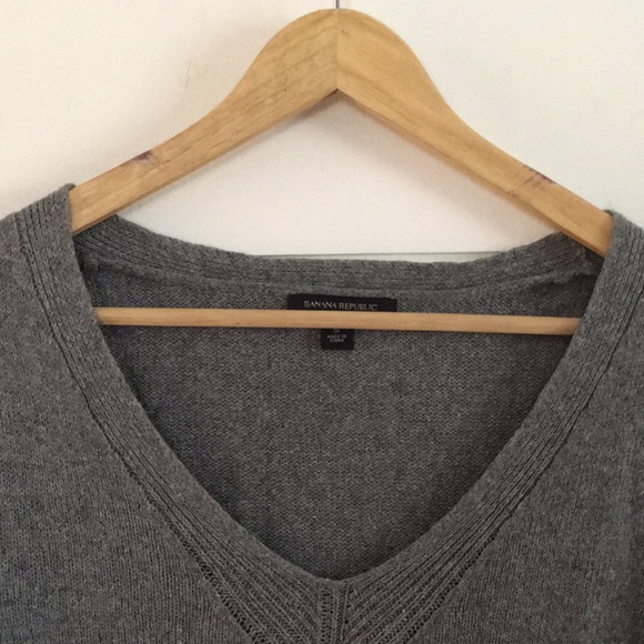 Banana Republic V-Neck Sweater - Picture 2 of 6